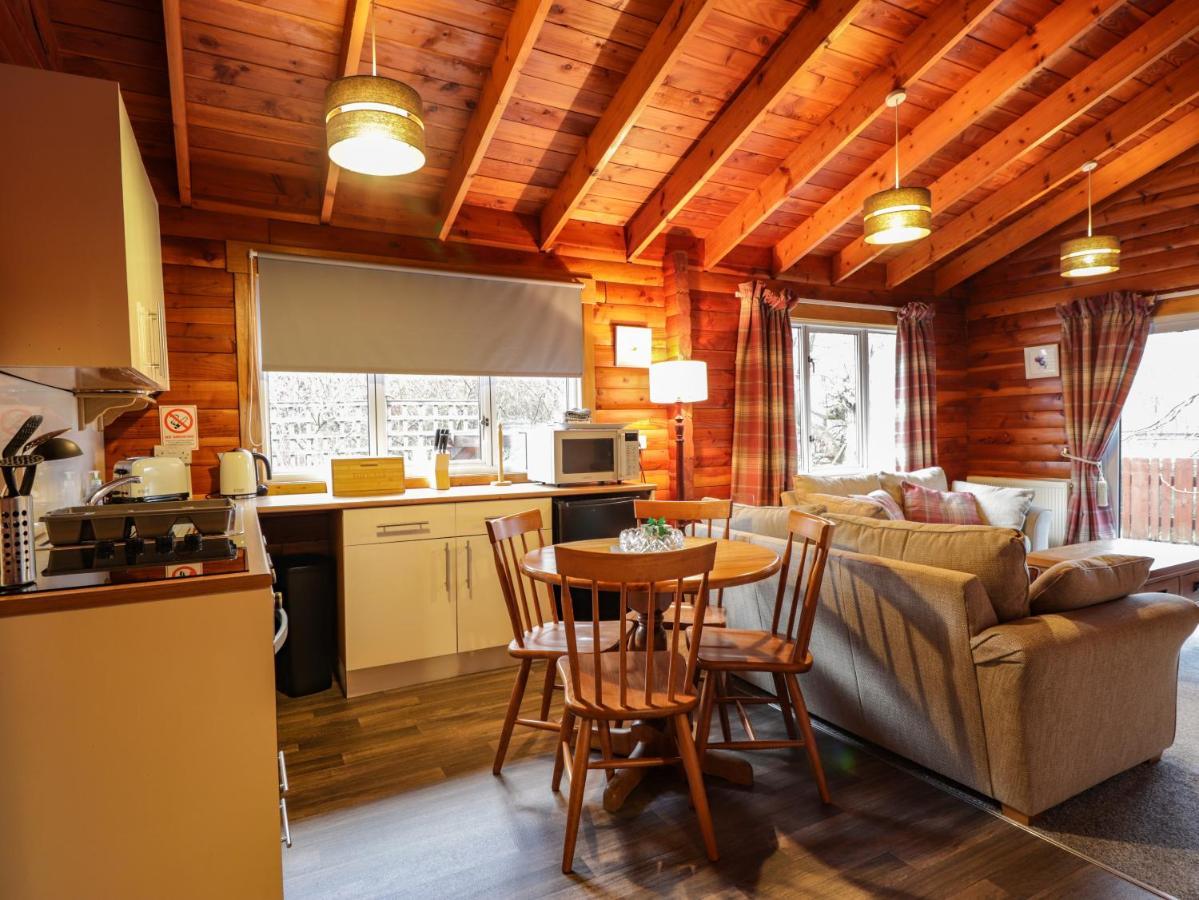 Spruce Lodge Strathpeffer Bagian luar foto