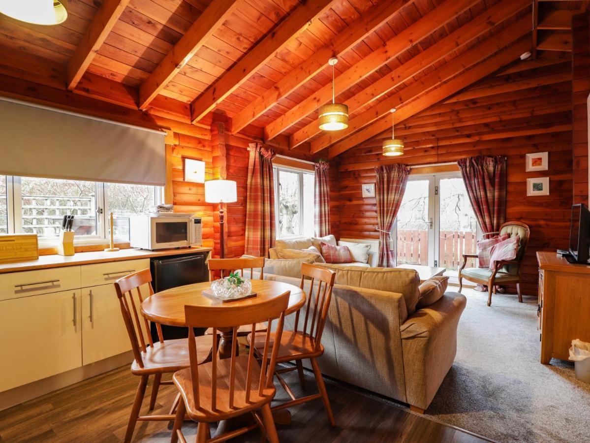 Spruce Lodge Strathpeffer Bagian luar foto