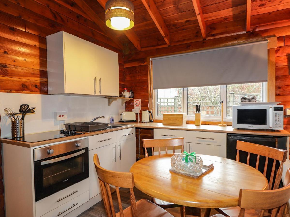 Spruce Lodge Strathpeffer Bagian luar foto